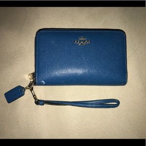 Coach wristlet wallet